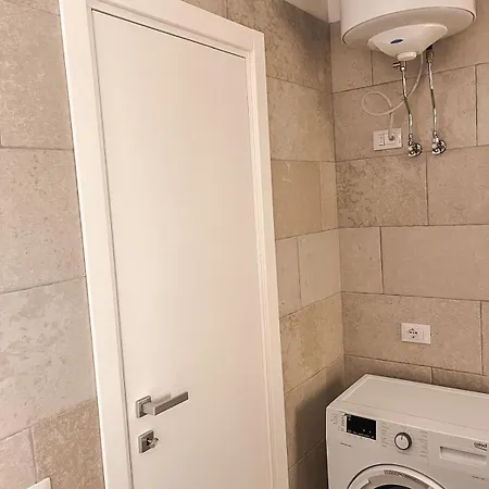 Apartment Db *